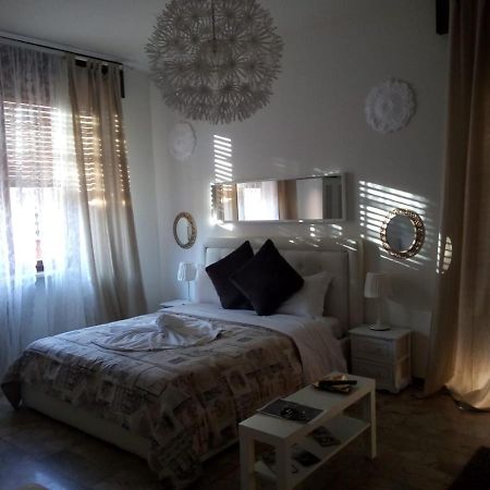 Guest House Piazza Isolo Верона Экстерьер фото